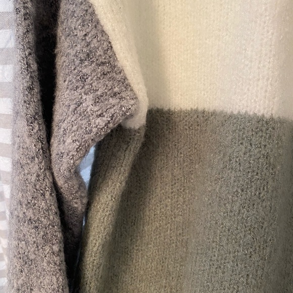 Turtleneck sweater green, cream, gray - Picture 4 of 5